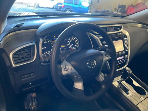 Used 2017 Nissan Murano S image 11