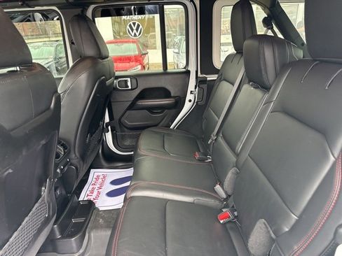 Used 2024 Jeep Wrangler Unlimited Rubicon image 10