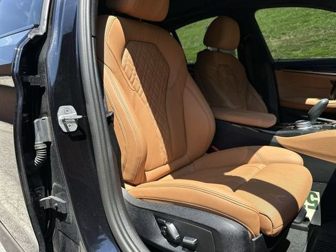 Used 2022 BMW 540i xDrive w/ M Sport Package image 50