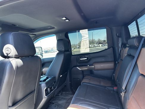 Used 2020 Chevrolet Silverado 1500 High Country w/ Technology Package AWD/4WD image 10