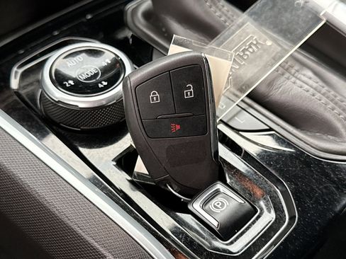 Used 2023 Chevrolet Colorado Trail Boss image 22