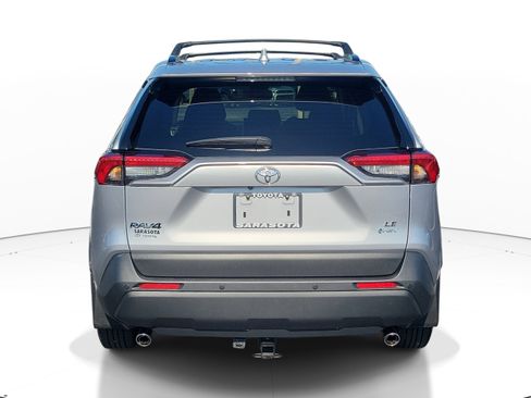 Used 2025 Toyota RAV4 LE AWD/4WD image 5