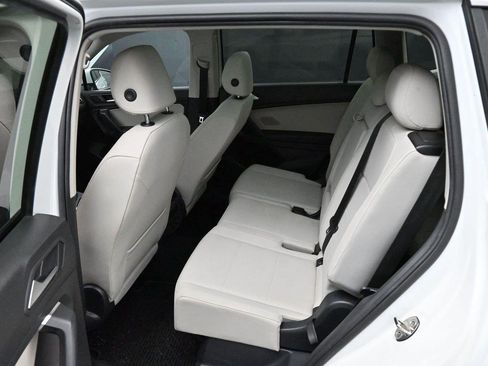 Used 2019 Volkswagen Tiguan SEL FWD image 31
