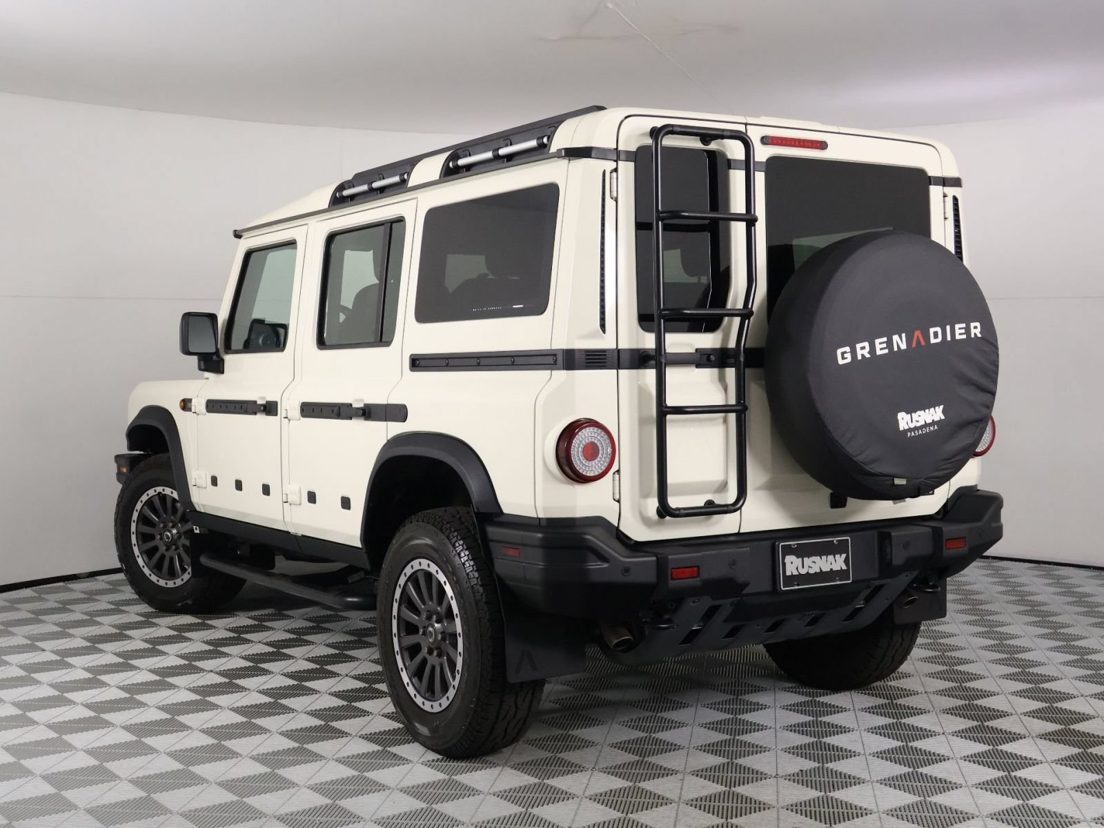 Used 2024 INEOS Grenadier Station Wagon AWD/4WD image 4