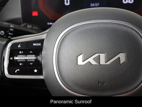 Used 2025 Kia Sorento S w/ Panoramic Sunroof Package FWD image 8