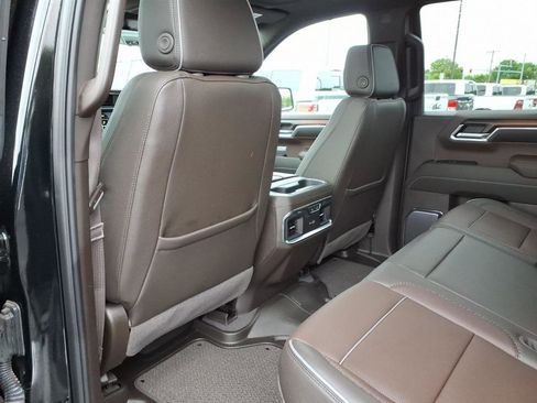 Used 2024 GMC Sierra 1500 Denali w/ Technology Package AWD/4WD image 10