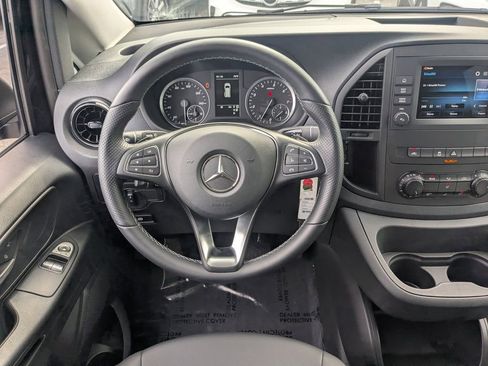 Used 2023 Mercedes-Benz Metris Passenger image 4