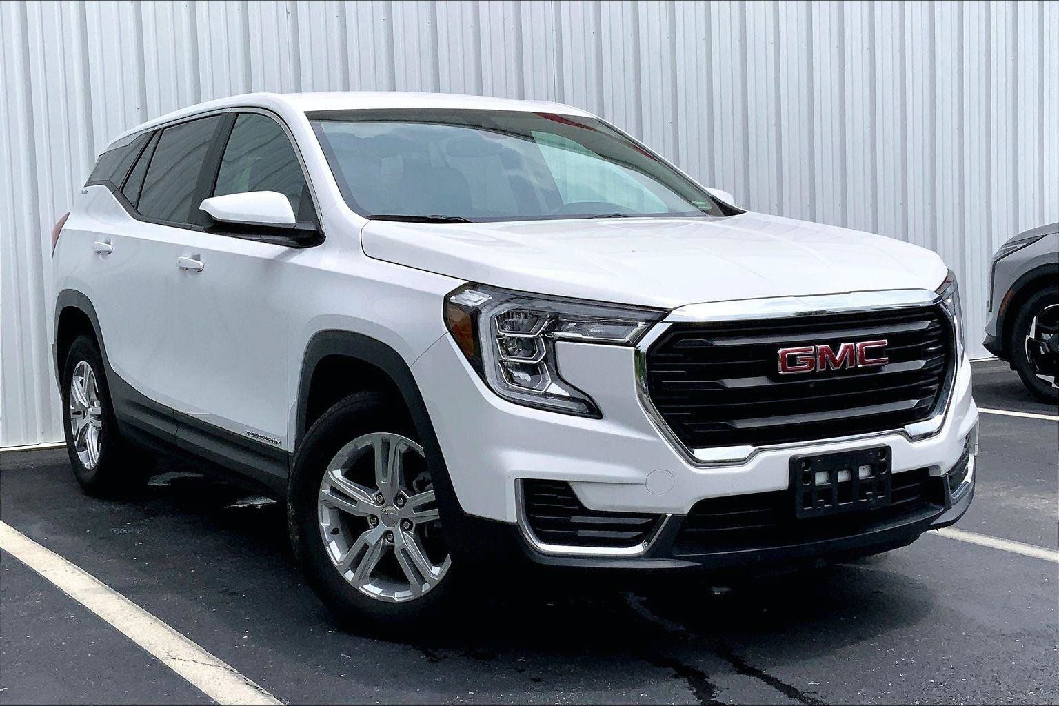 Used 2024 GMC Terrain SLE AWD/4WD image 32
