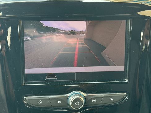 Used 2023 Chevrolet Traverse LT image 20