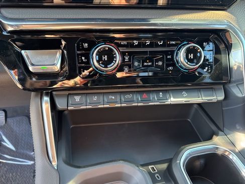 New 2026 GMC Sierra 2500 Denali w/ Denali Reserve Package image 18