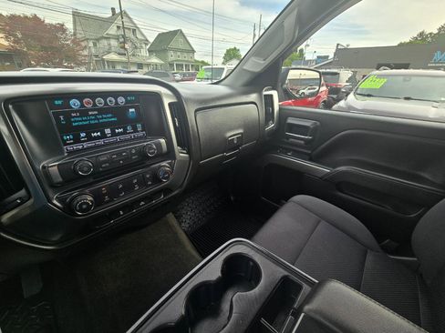 Used 2018 Chevrolet Silverado 1500 LT AWD/4WD image 11
