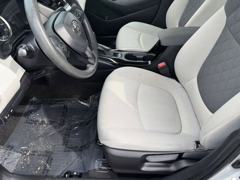 Used 2022 Toyota Corolla LE image 12