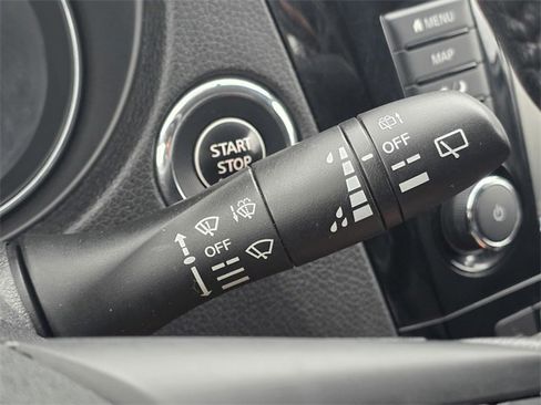 Used 2018 Nissan Rogue SV w/ Premium Package image 37