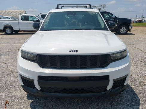 Used 2023 Jeep Grand Cherokee L Limited w/ Black Appearance Package AWD/4WD image 7