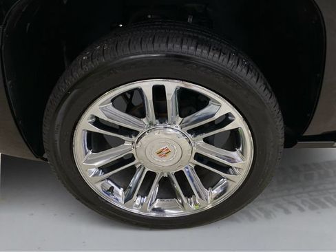 Used 2012 Cadillac Escalade ESV Platinum AWD/4WD image 20