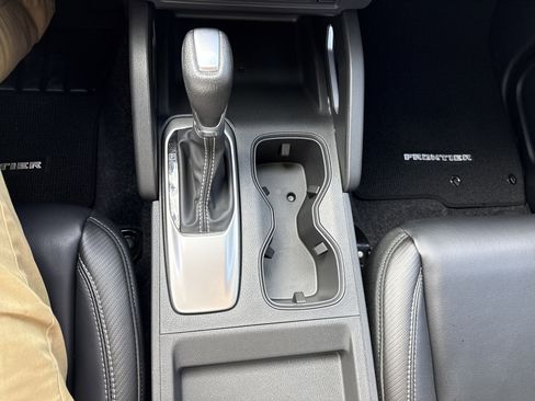 Used 2024 Nissan Frontier SL w/ Technology Package image 19