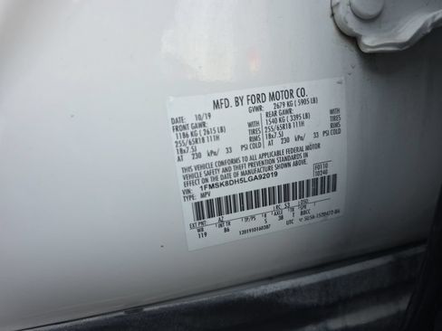 Used 2020 Ford Explorer XLT w/ Class III Trailer Tow Package AWD/4WD image 25