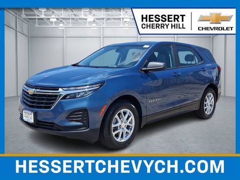 Certified 2024 Chevrolet Equinox LS FWD image 1