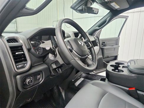 New 2026 RAM 2500 Tradesman w/ Chrome Appearance Group image 18