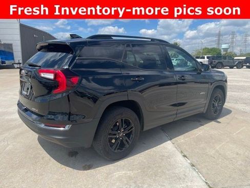 Used 2023 GMC Terrain AT4 image 3
