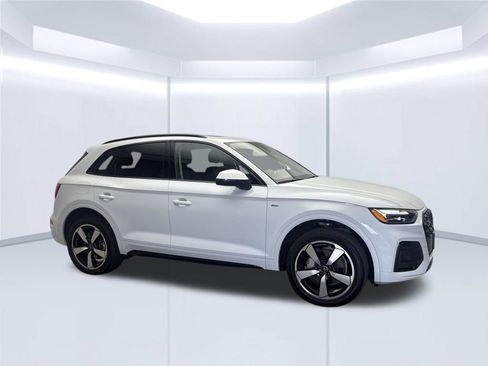 Used 2023 Audi Q5 2.0T Premium Plus w/ Premium Plus Package AWD/4WD image 13