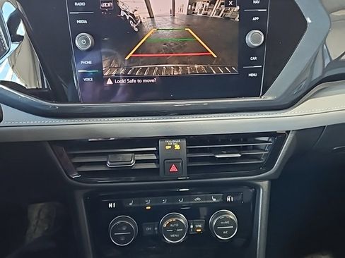 Used 2022 Volkswagen Taos SEL image 31