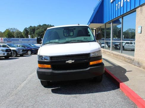 Used 2019 Chevrolet Express 2500 image 2