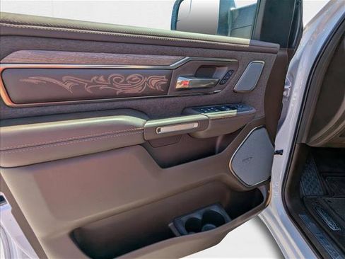 Used 2025 RAM 1500 Limited image 8