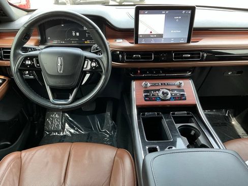Used 2023 Lincoln Aviator Reserve w/ Equipment Group 201A RWD image 11