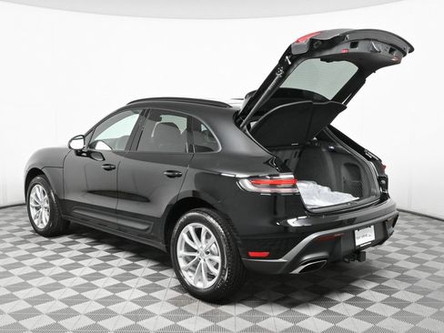 Certified 2025 Porsche Macan AWD image 30
