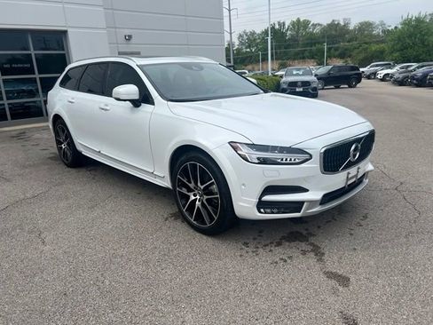 Used 2017 Volvo V90 T6 Cross Country AWD/4WD image 4