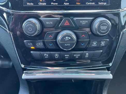 Used 2021 Jeep Grand Cherokee Limited image 20