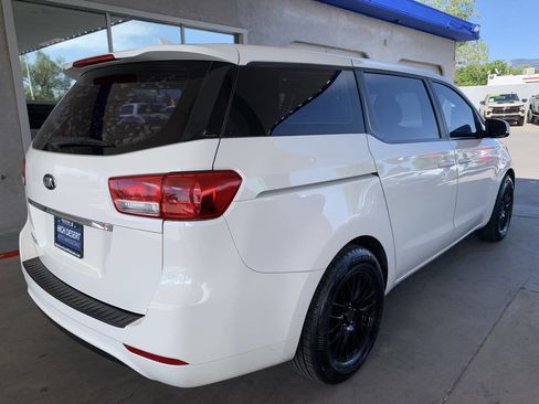 Used 2016 Kia Sedona L FWD image 5