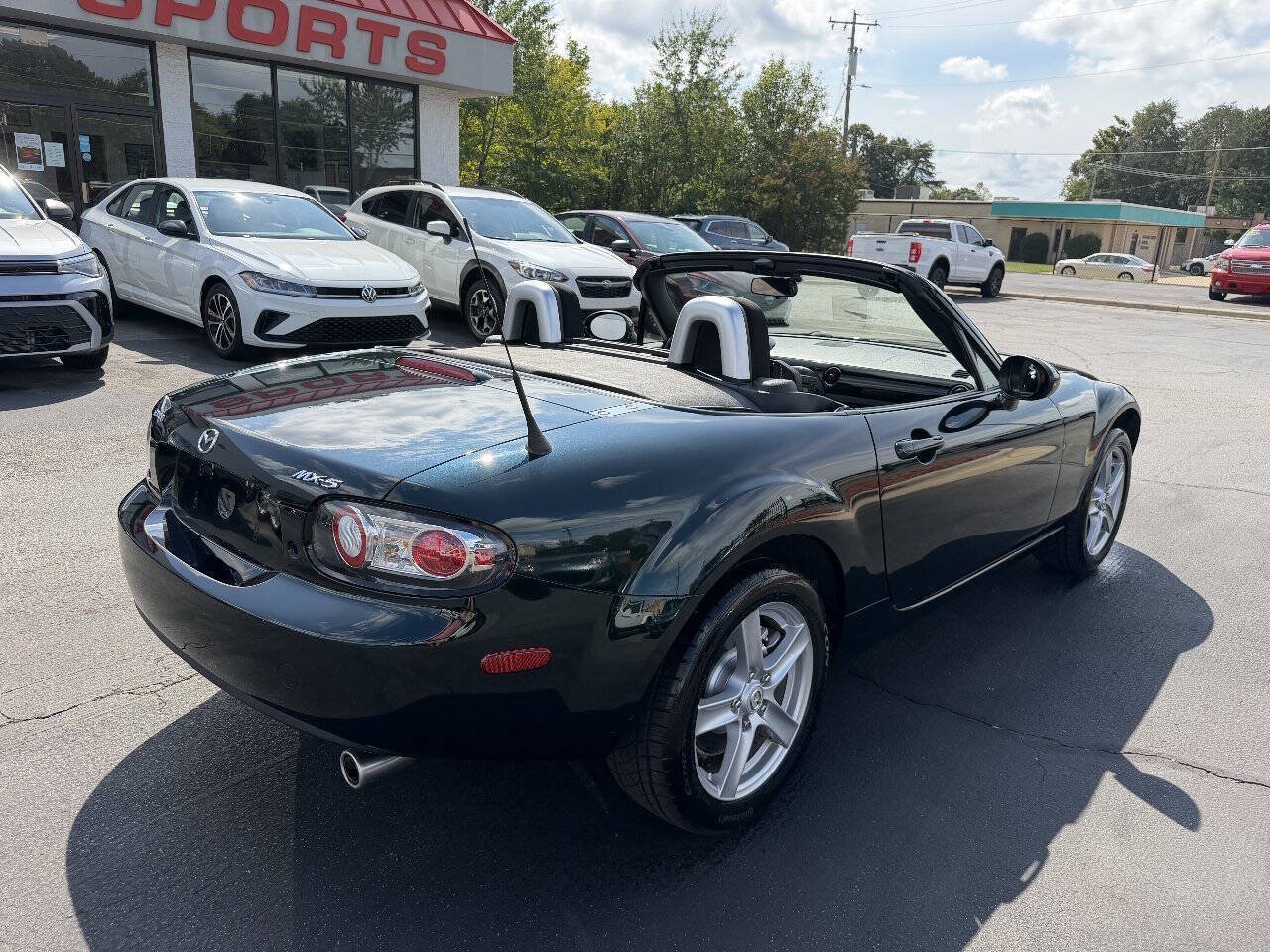 Used 2007 MAZDA MX-5 Miata Sport RWD image 10