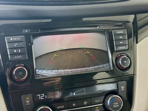 Used 2021 Nissan Rogue Sport SV image 14