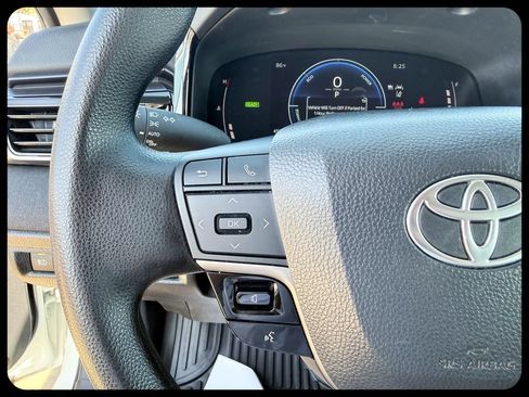 Used 2025 Toyota Camry LE FWD image 23