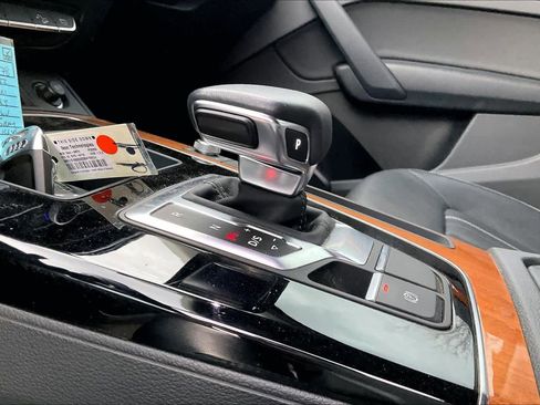 Used 2022 Audi Q5 2.0T Premium w/ Convenience Package image 15