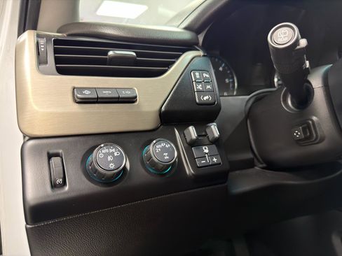 Used 2020 GMC Yukon XL Denali w/ Denali Ultimate Package AWD/4WD image 16