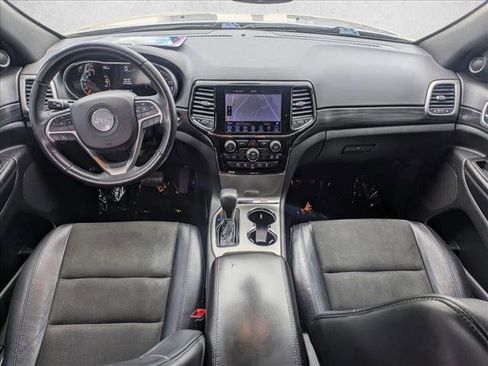 Used 2019 Jeep Grand Cherokee Altitude image 18