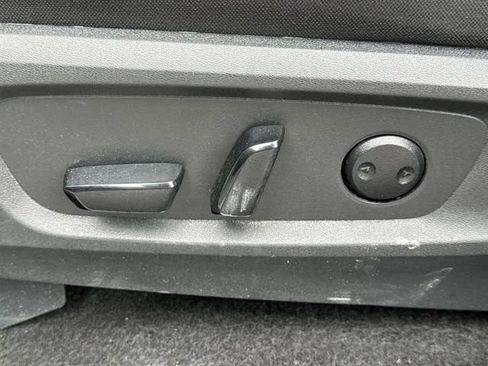 Used 2025 Nissan Pathfinder SV AWD/4WD image 34