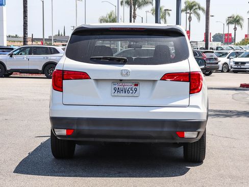 Certified 2018 Honda Pilot LX image 12