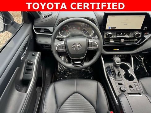 Certified 2023 Toyota Highlander XSE image 5