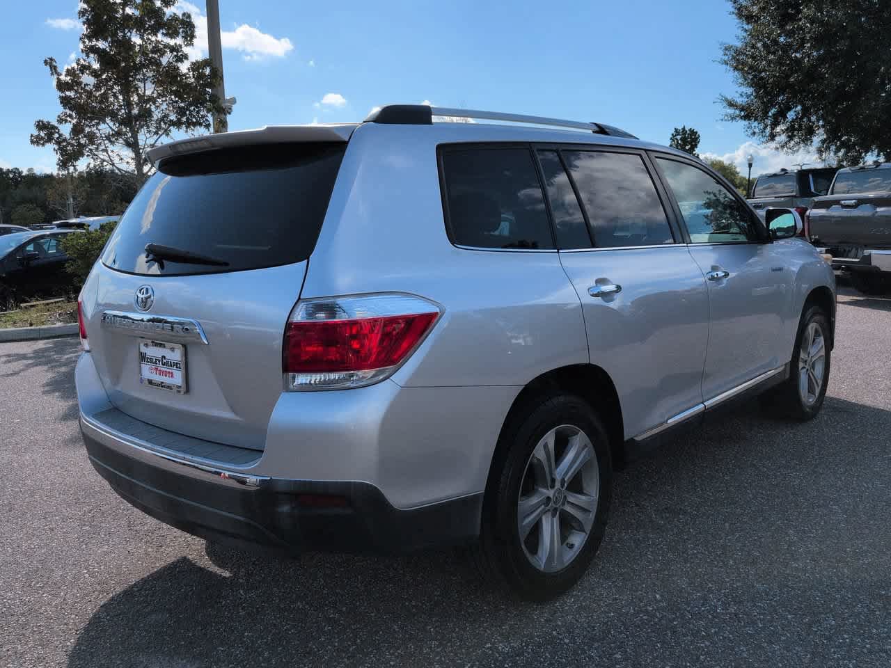 Used 2011 Toyota Highlander Limited w/ Tow Pkg FWD image 6