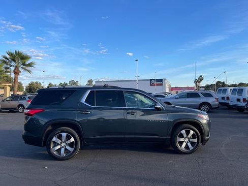 Used 2018 Chevrolet Traverse LT image 6