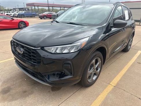 Used 2024 Ford Escape ST-Line w/ Tech Pack #1 AWD/4WD image 3