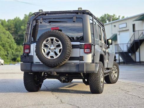 Used 2016 Jeep Wrangler Unlimited Rubicon w/ Connectivity Group AWD/4WD image 3
