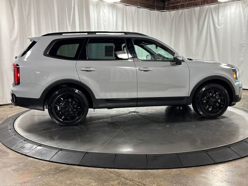Used 2025 Kia Telluride AWD image 6