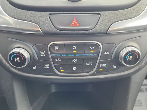 Used 2019 Chevrolet Equinox LT image 16