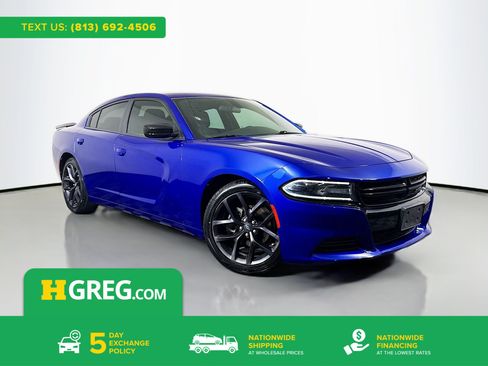Used 2020 Dodge Charger SXT w/ Blacktop Package RWD image 1