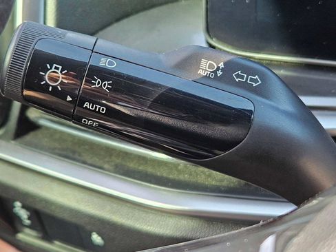 Certified 2025 Kia Sorento LX image 16